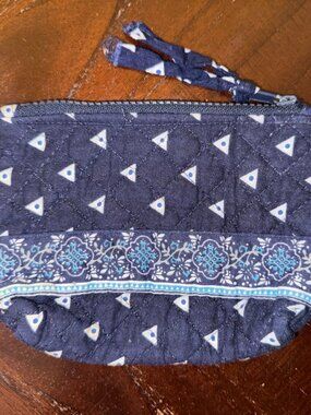 Taylor Layne Quilted Cotton Small Zip Bag Navy Geometric Floral Pattern GUC